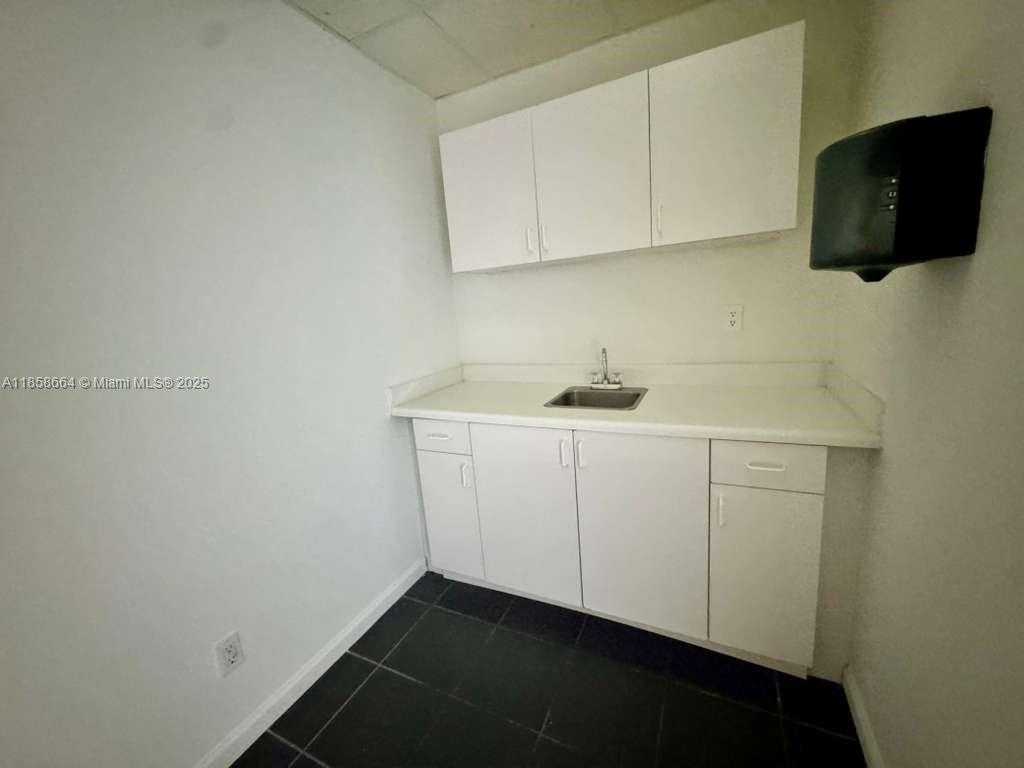 Small Image of 8475 NORTH WEST 29TH ST, Doral Number 13