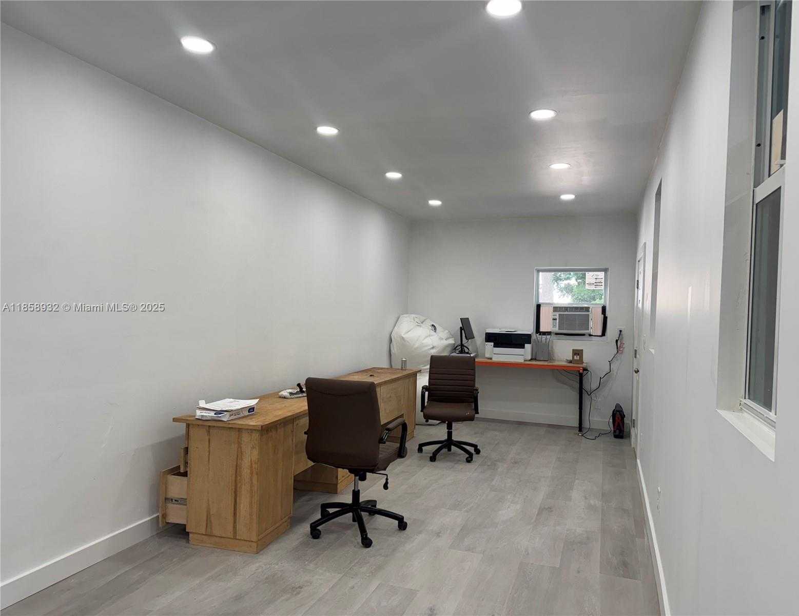 Small Image of 1920 STIRLING RD, Dania Beach Number 13