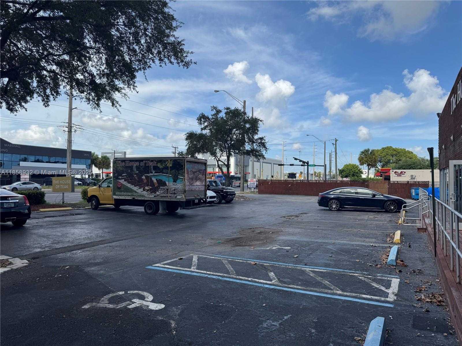 Small Image of 1920 STIRLING RD, Dania Beach Number 35