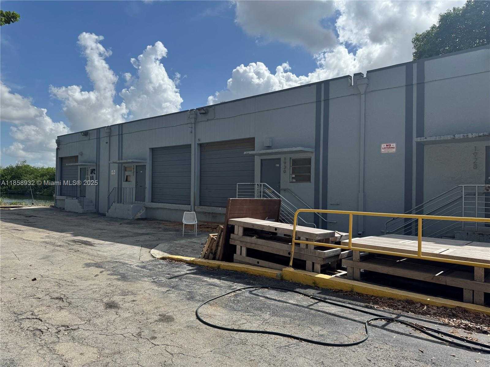 Small Image of 1920 STIRLING RD, Dania Beach Number 4