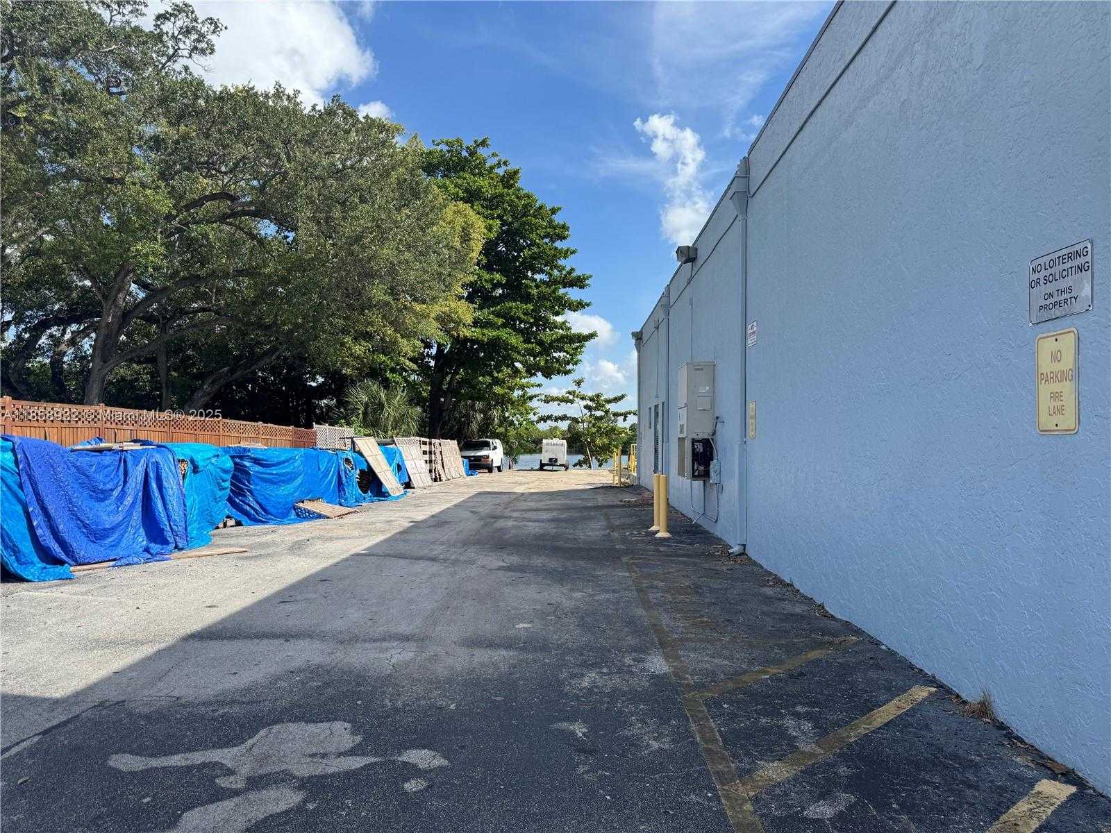 Small Image of 1920 STIRLING RD, Dania Beach Number 7