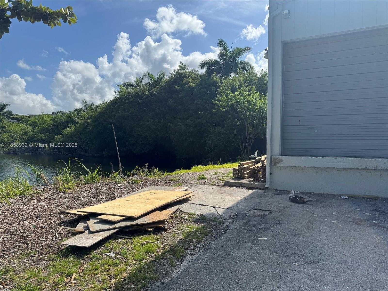 Small Image of 1920 STIRLING RD, Dania Beach Number 9