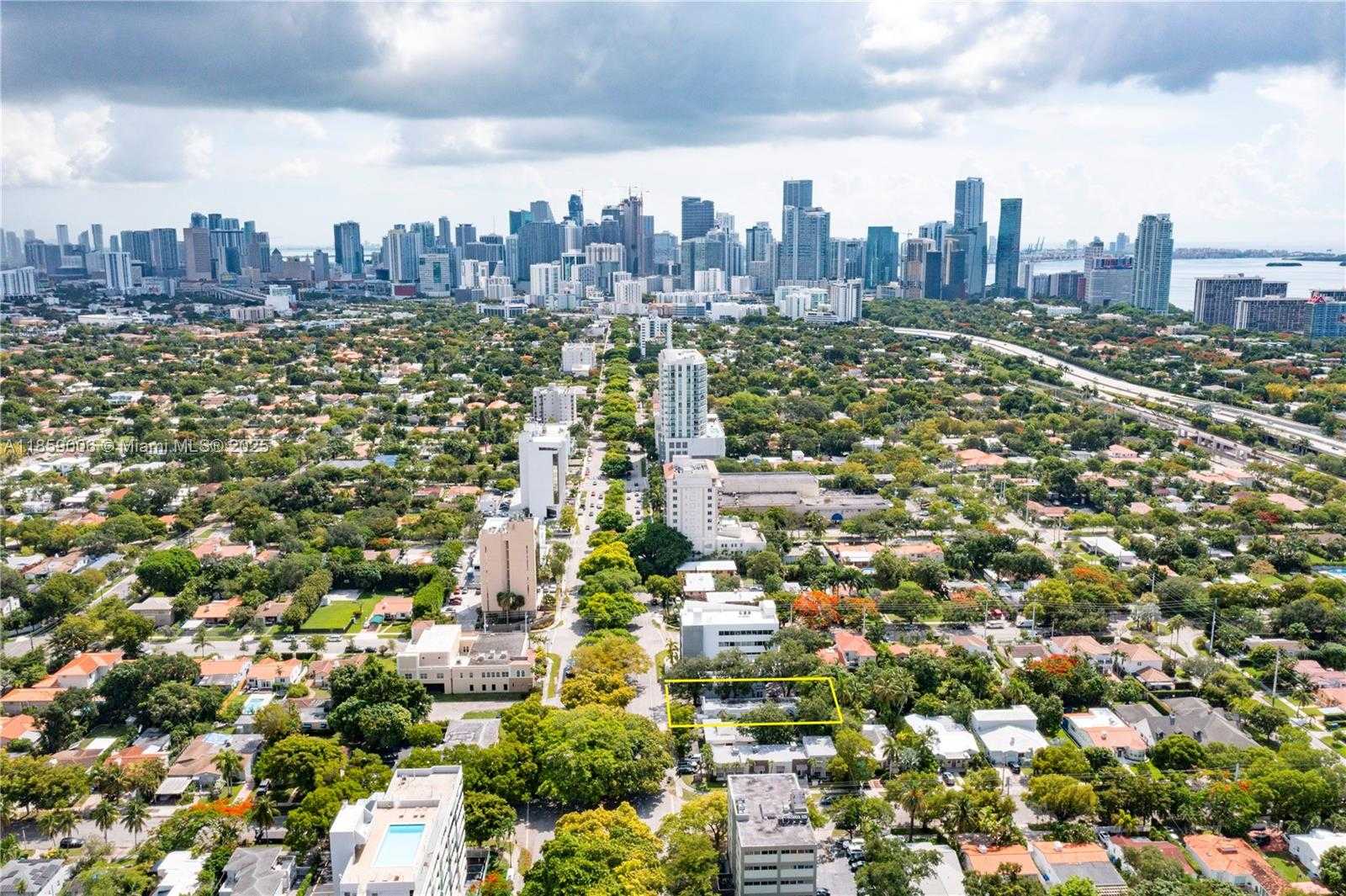 Small Image of 2825 SOUTH WEST 3RD AVE, Miami Number 3