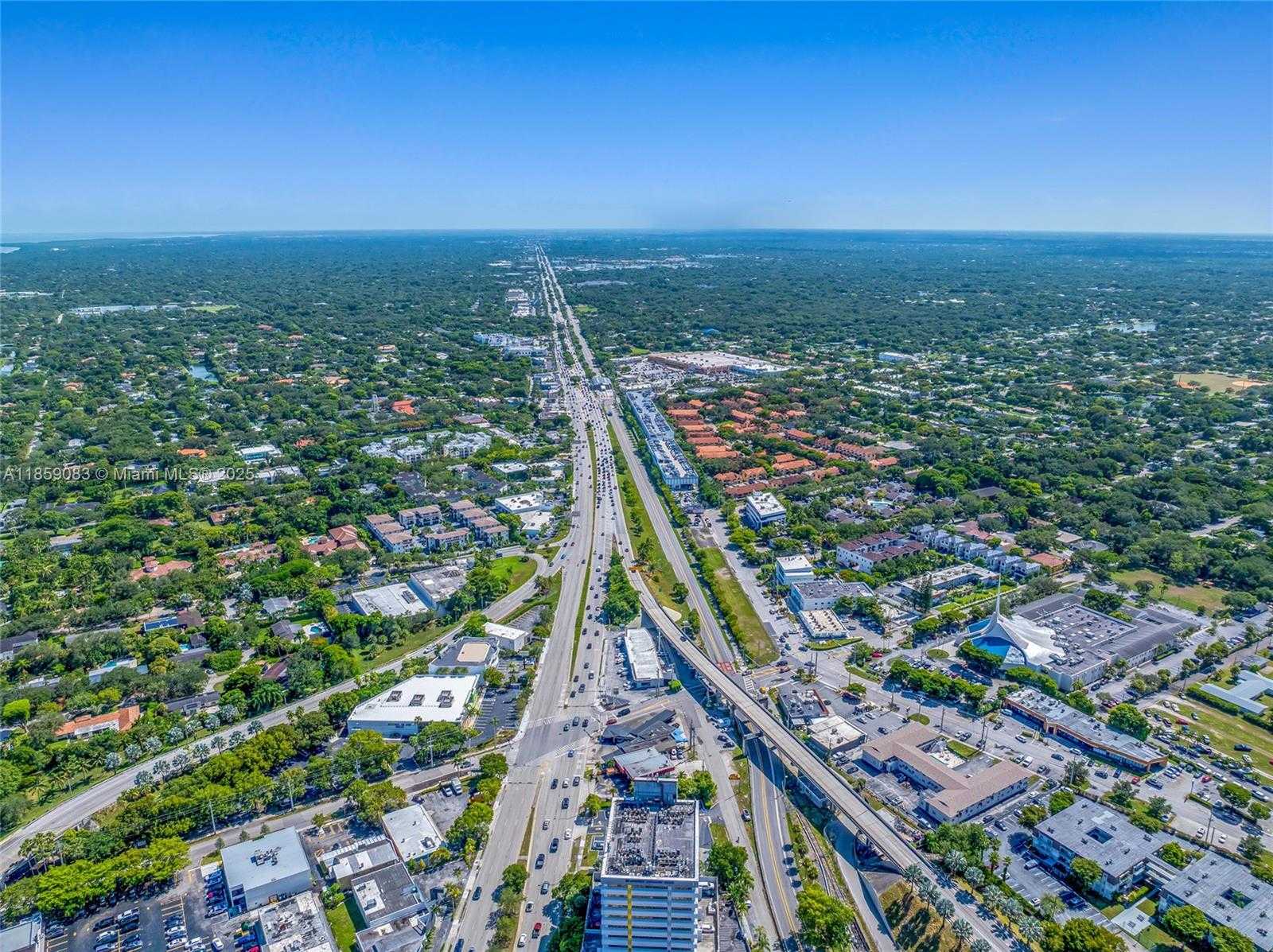 Small Image of 9855 SOUTH DIXIE HWY, Pinecrest Number 11