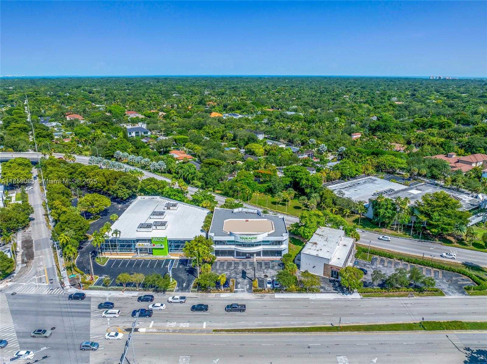 Small Image of 9855 SOUTH DIXIE HWY, Pinecrest Number 17