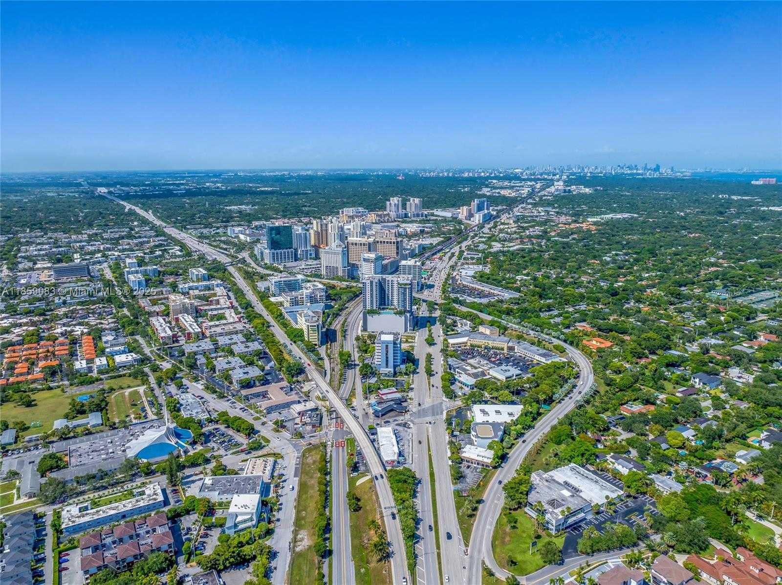 Small Image of 9855 SOUTH DIXIE HWY, Pinecrest Number 18