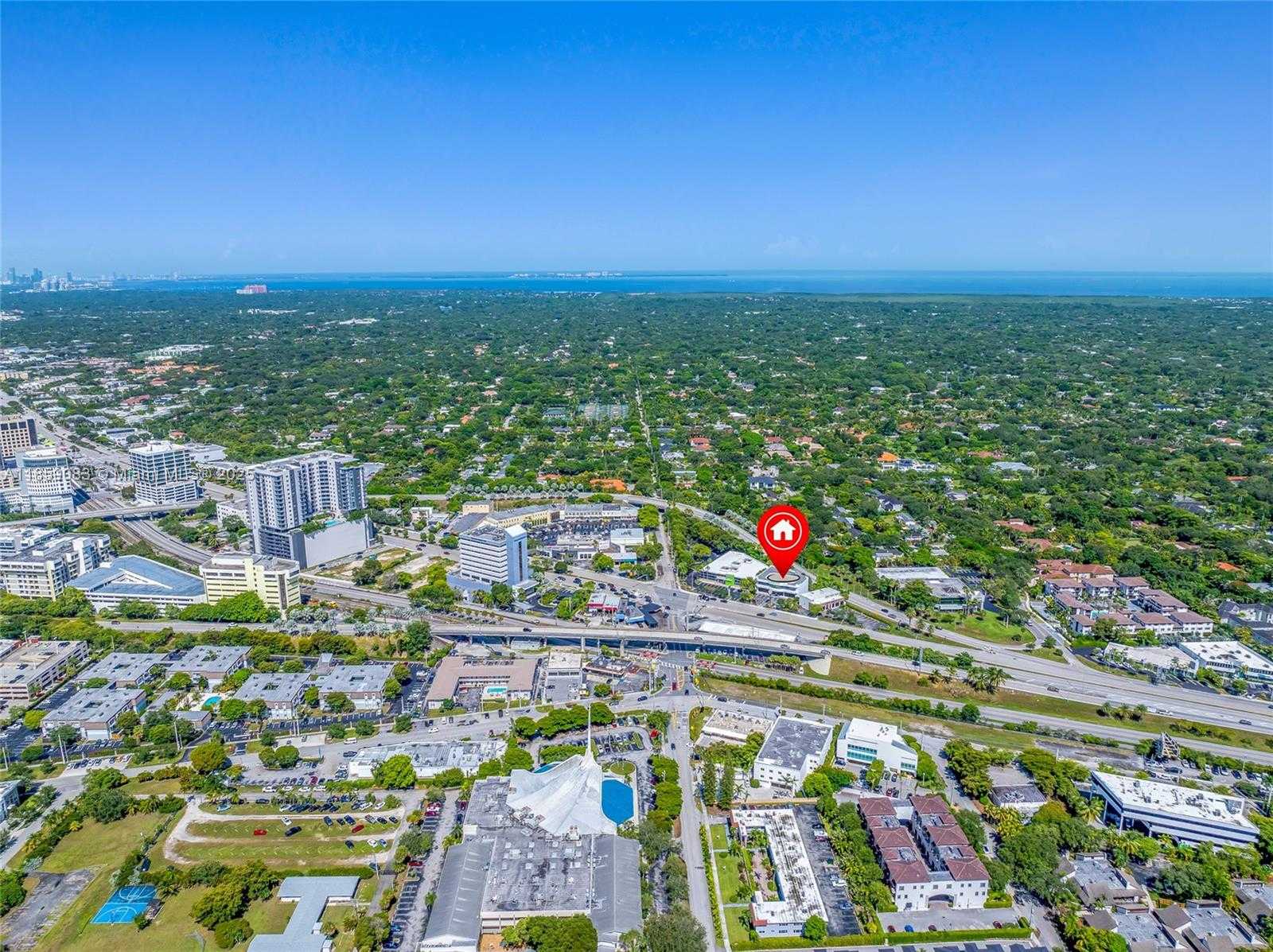 Small Image of 9855 SOUTH DIXIE HWY, Pinecrest Number 19