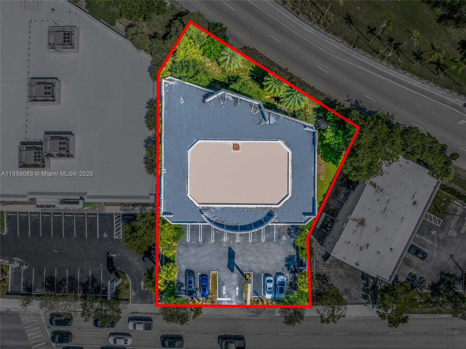 Small Image of 9855 SOUTH DIXIE HWY, Pinecrest Number 26