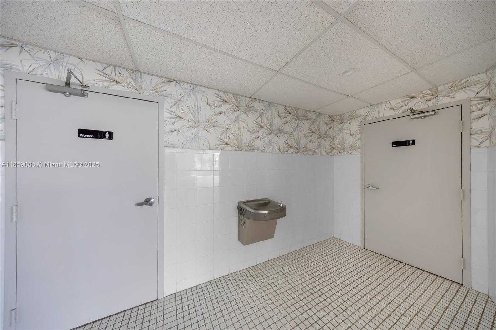 Small Image of 9855 SOUTH DIXIE HWY, Pinecrest Number 45