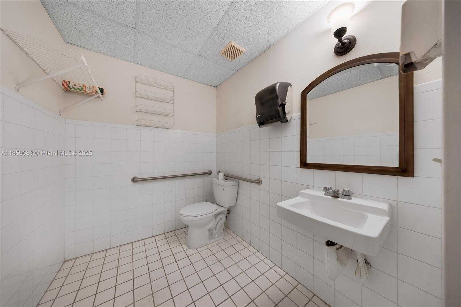 Small Image of 9855 SOUTH DIXIE HWY, Pinecrest Number 62