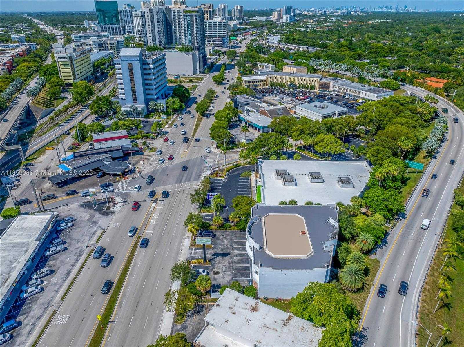 Small Image of 9855 SOUTH DIXIE HWY, Pinecrest Number 7