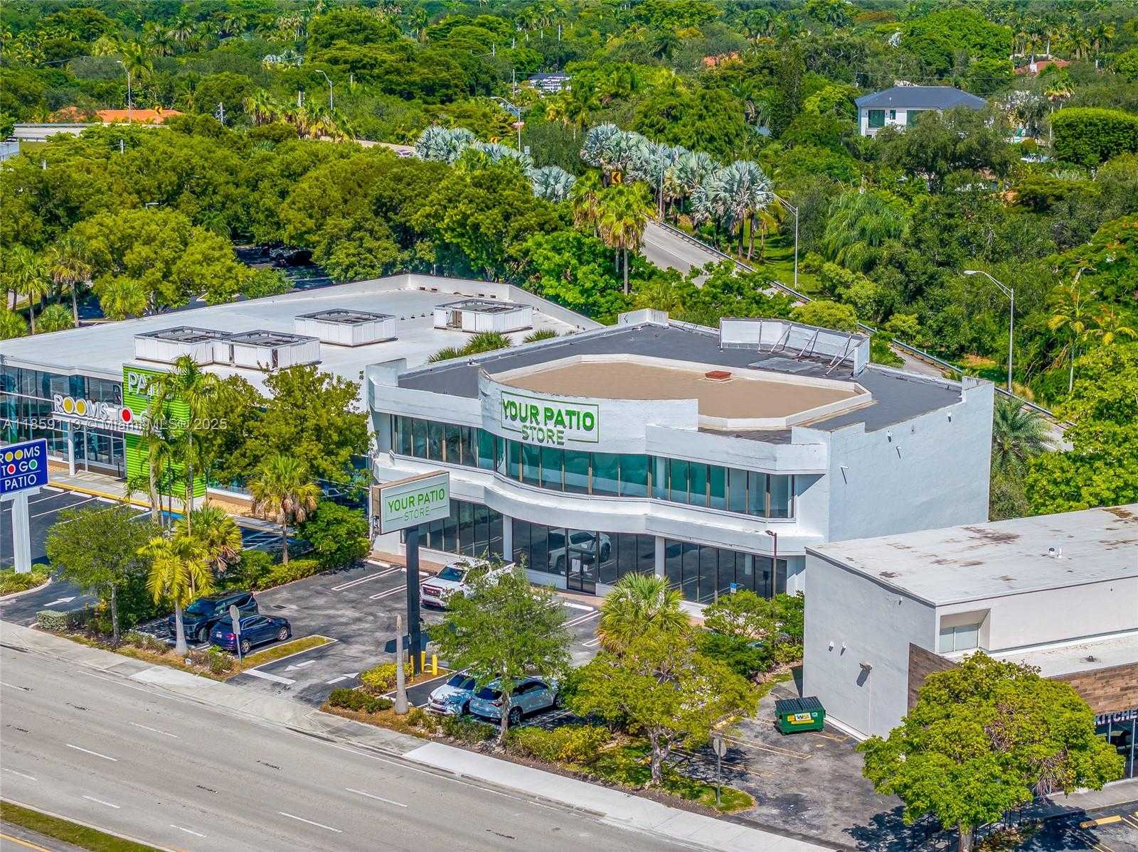 Small Image of 9855 SOUTH DIXIE HWY, Pinecrest Number 2