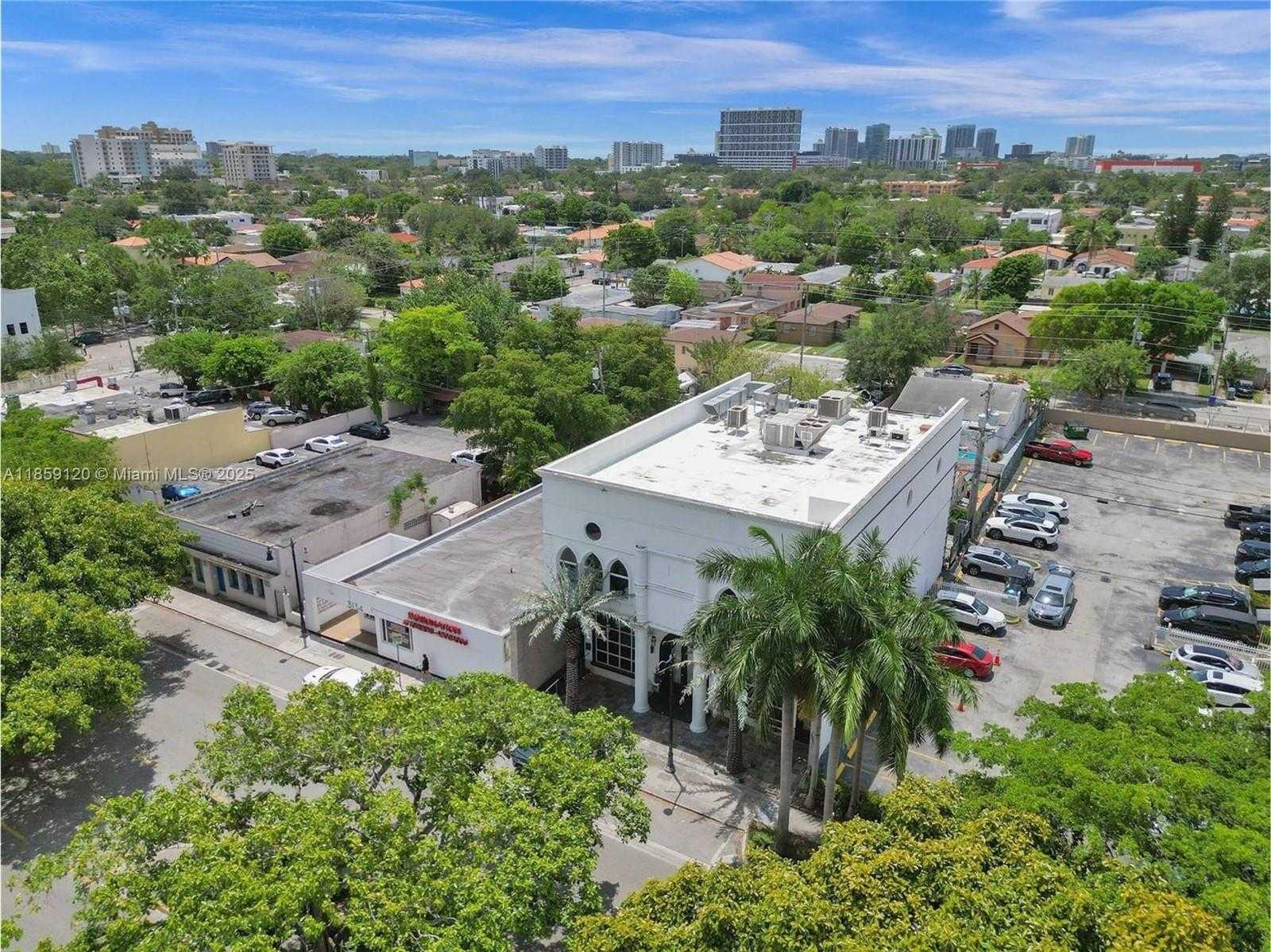 Small Image of 3138 SOUTH WEST 22ND ST, Miami Number 4