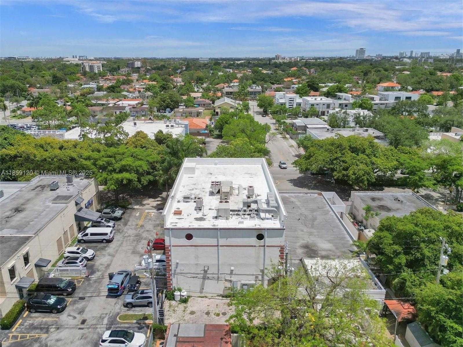 Small Image of 3138 SOUTH WEST 22ND ST, Miami Number 7