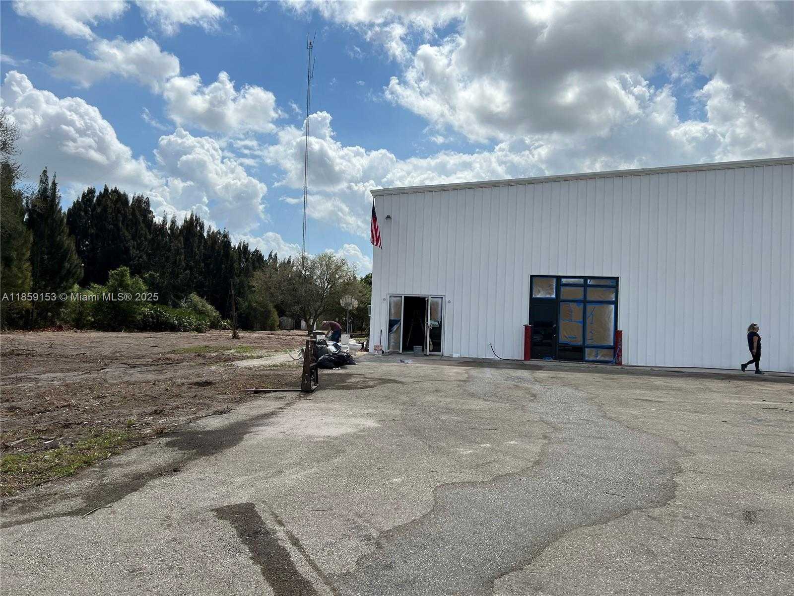 Small Image of 14961 W78, Moore Haven Number 6