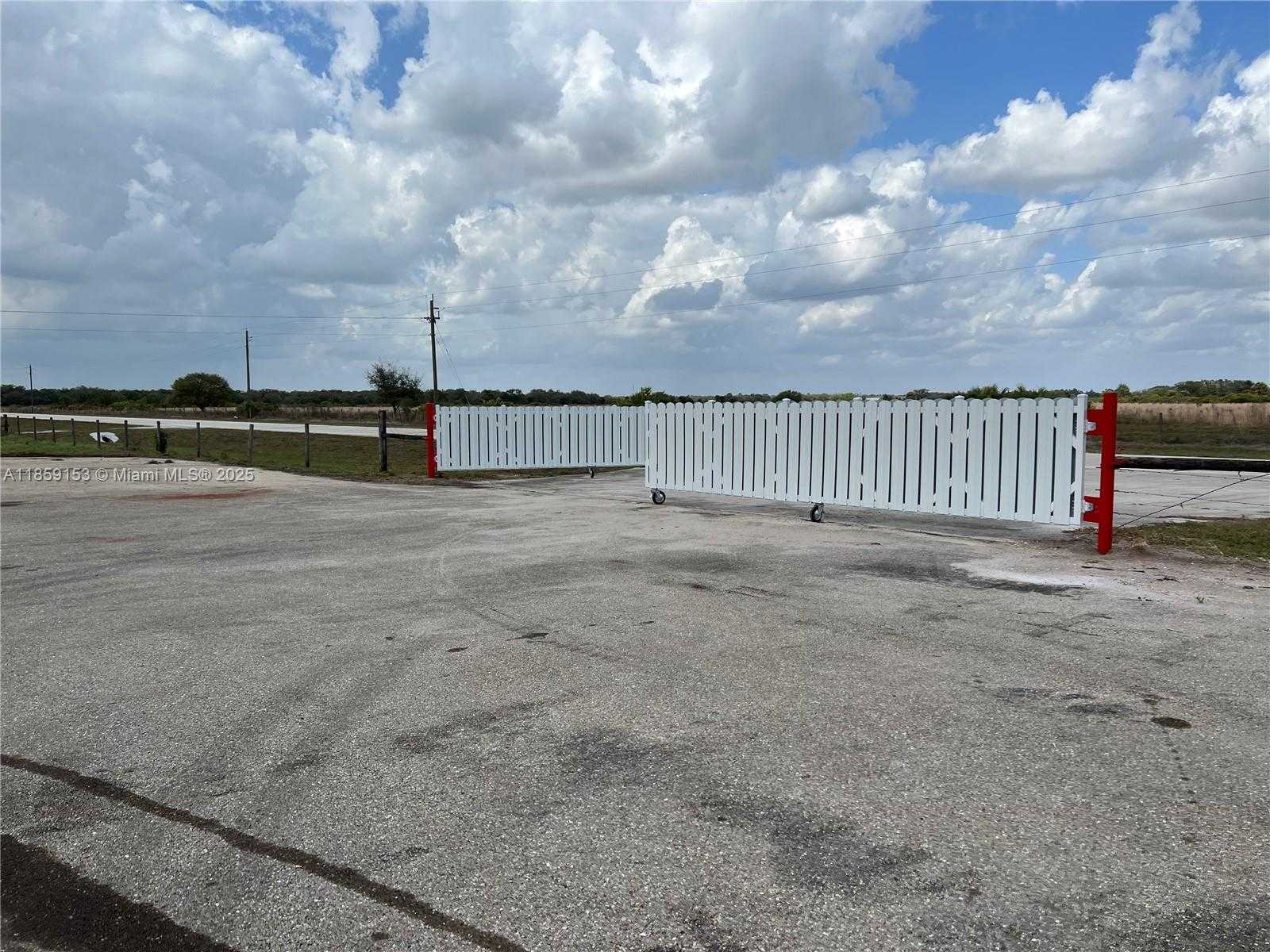 Small Image of 14961 W78, Moore Haven Number 8