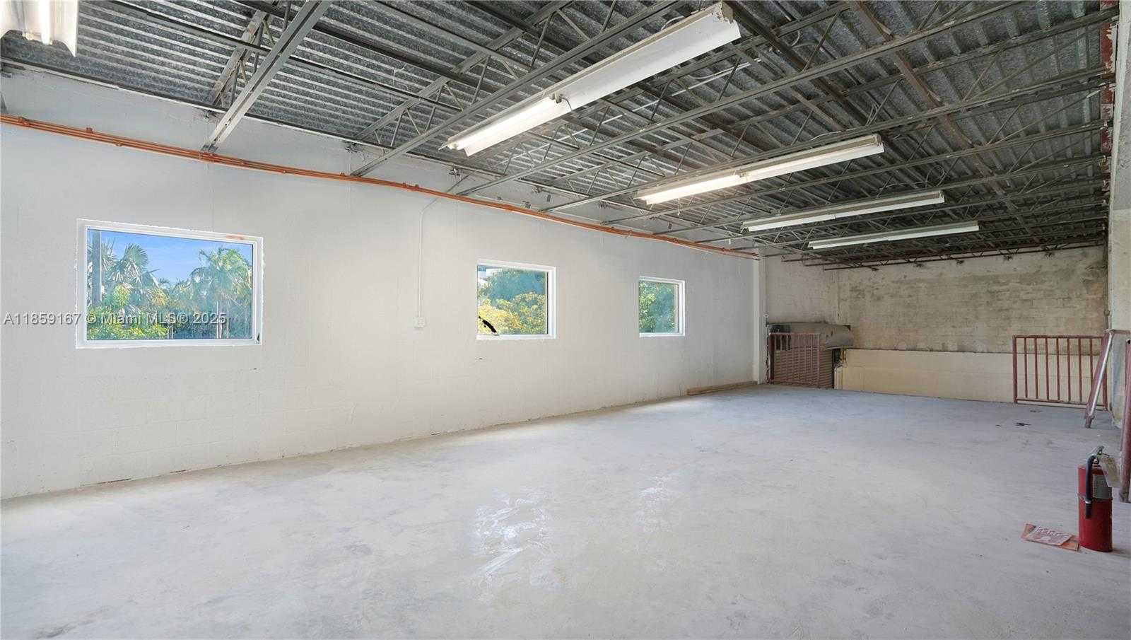 Small Image of 6830 SOUTH WEST 81ST TER, Miami Number 10