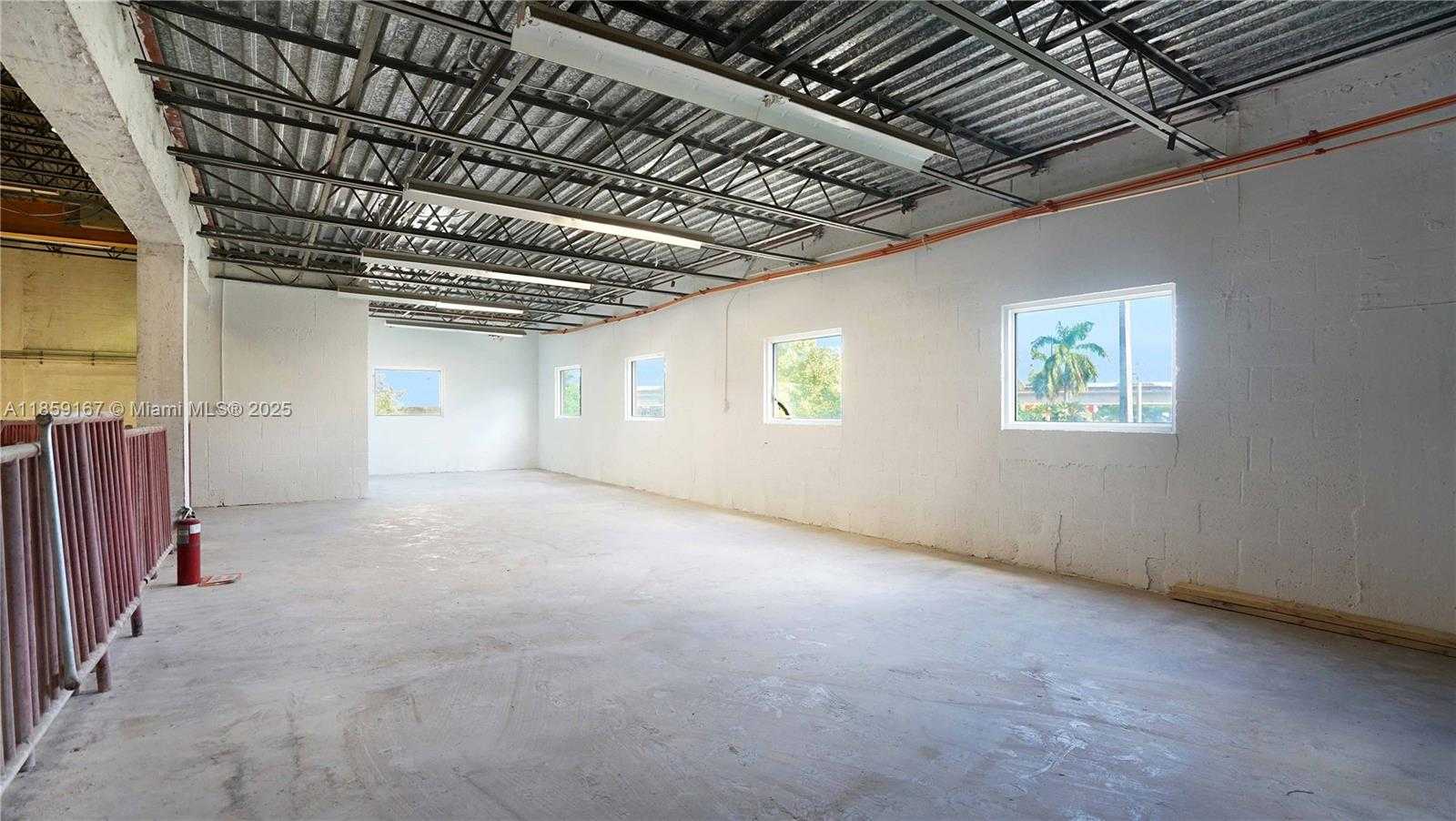 Small Image of 6830 SOUTH WEST 81ST TER, Miami Number 11