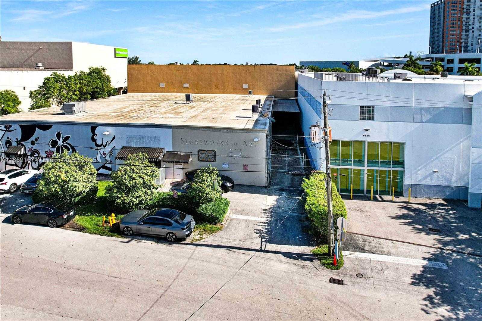 Small Image of 6830 SOUTH WEST 81ST TER, Miami Number 22