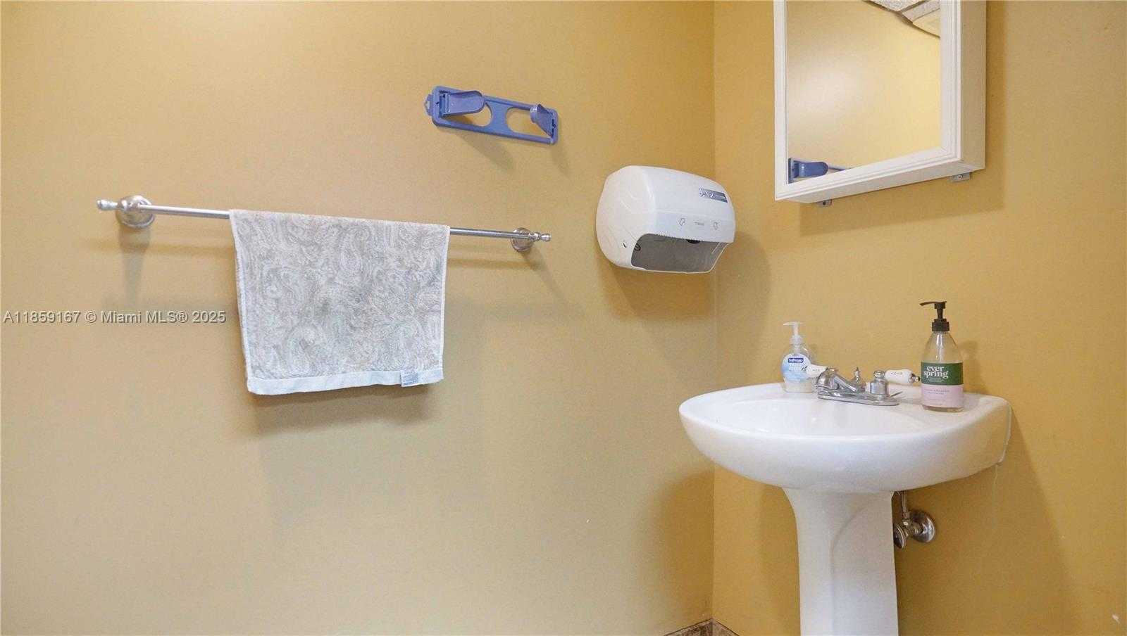 Small Image of 6830 SOUTH WEST 81ST TER, Miami Number 30