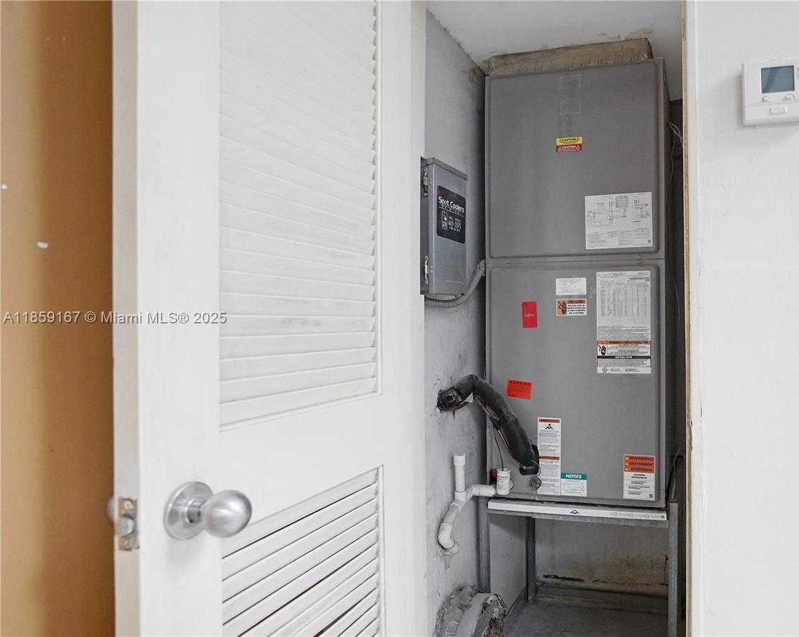 Small Image of 6830 SOUTH WEST 81ST TER, Miami Number 32