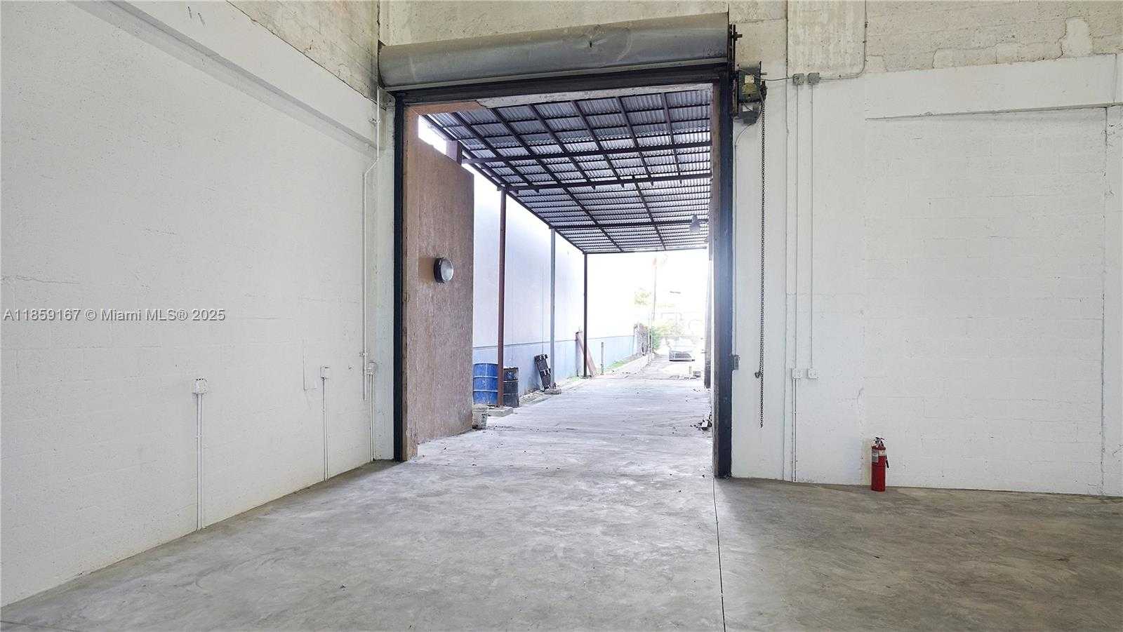 Small Image of 6830 SOUTH WEST 81ST TER, Miami Number 4