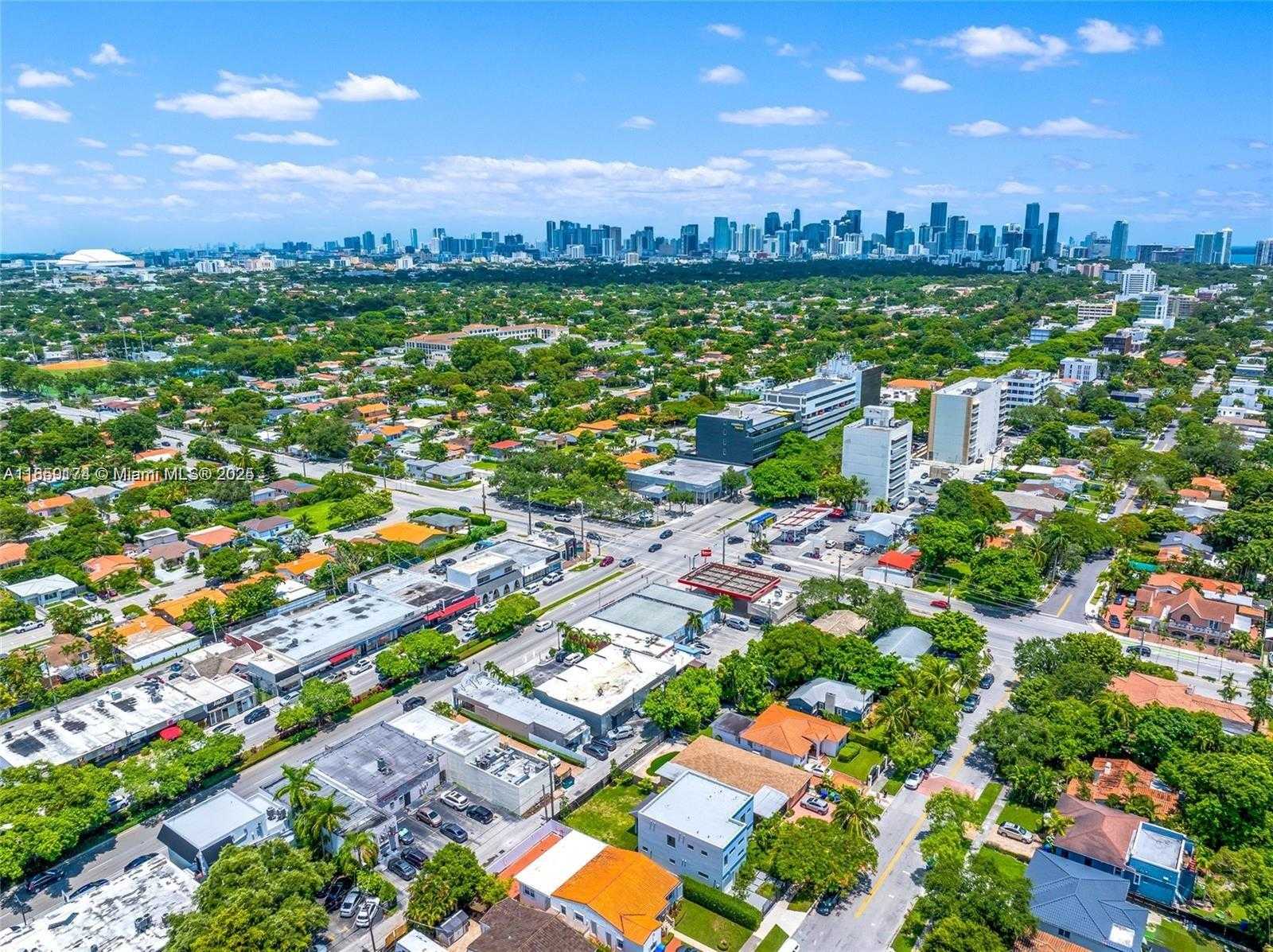 Small Image of 2224 SOUTH WEST 22ND ST, Miami Number 25