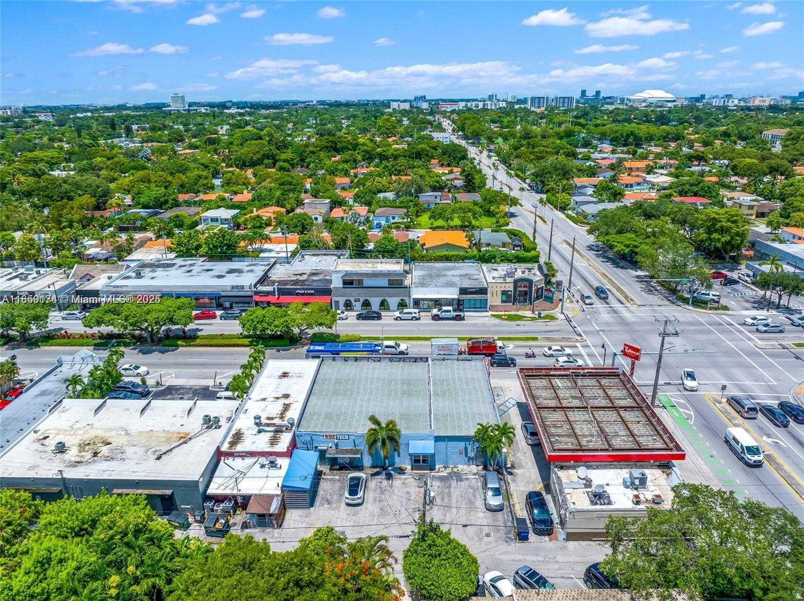 Small Image of 2224 SOUTH WEST 22ND ST, Miami Number 26