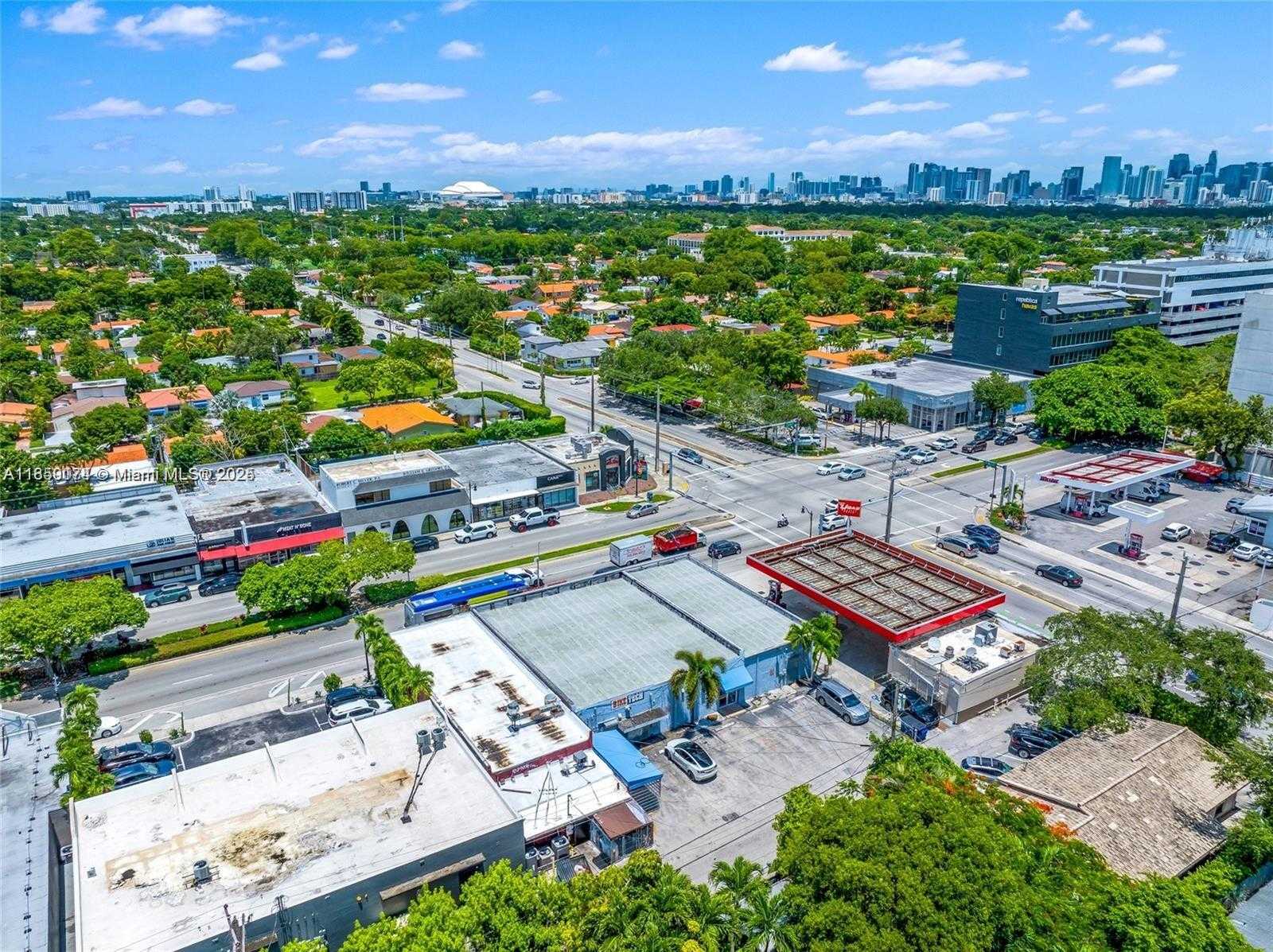 Small Image of 2224 SOUTH WEST 22ND ST, Miami Number 29