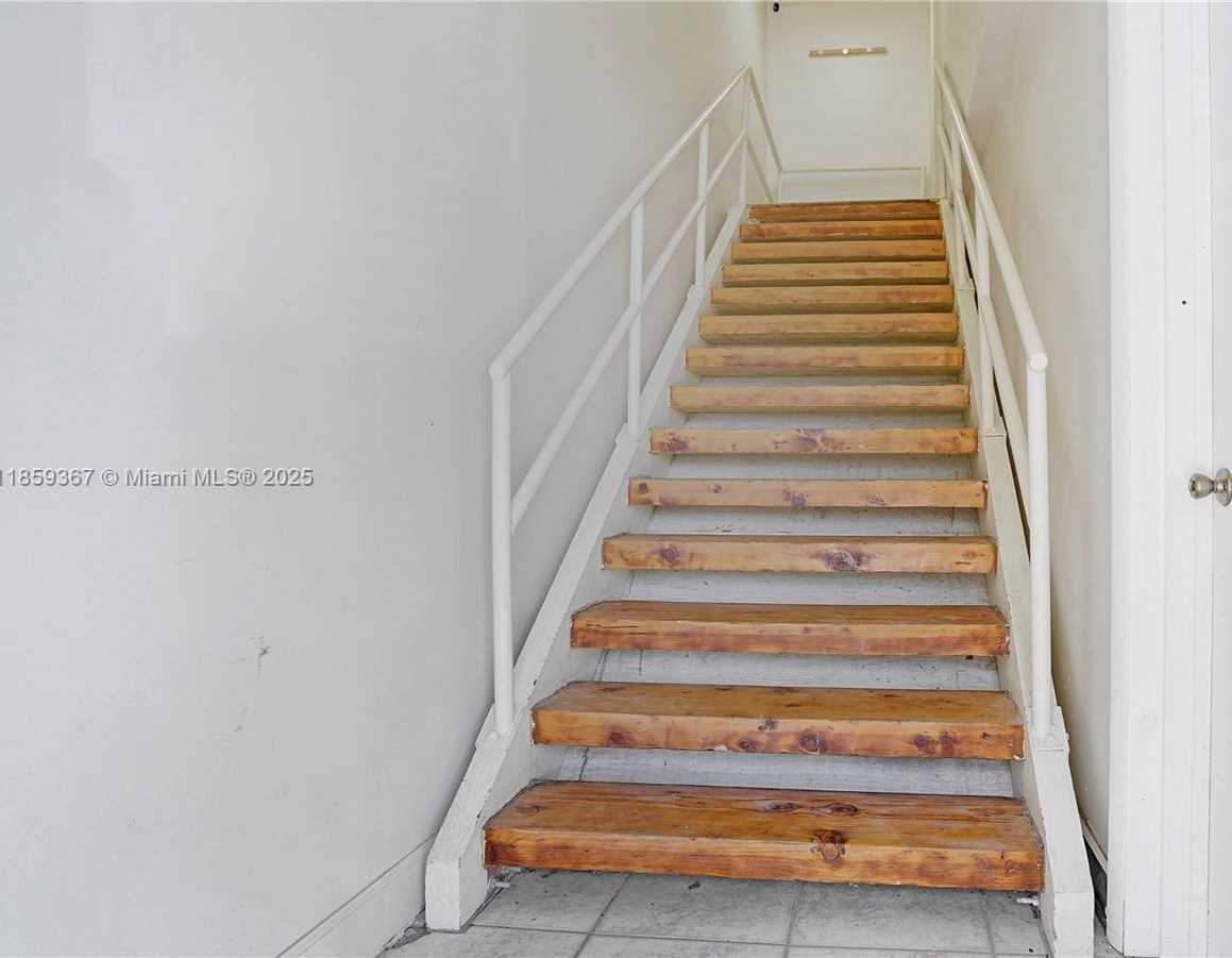 Small Image of 6840 SOUTH WEST 81ST TER, Miami Number 11