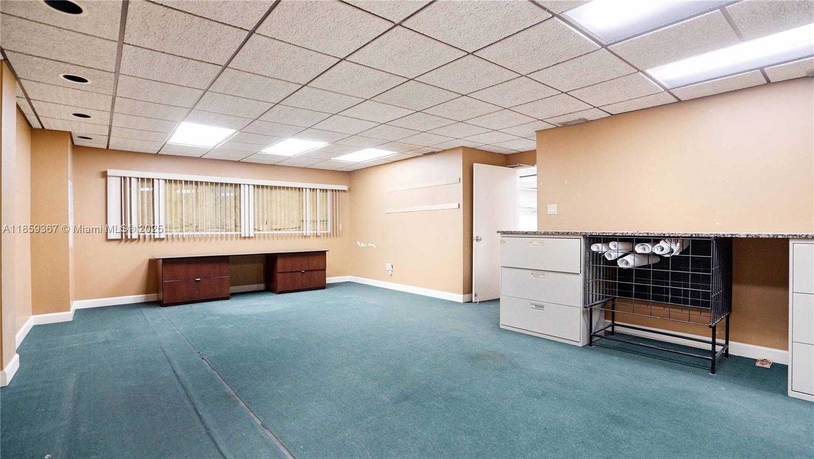 Small Image of 6840 SOUTH WEST 81ST TER, Miami Number 7
