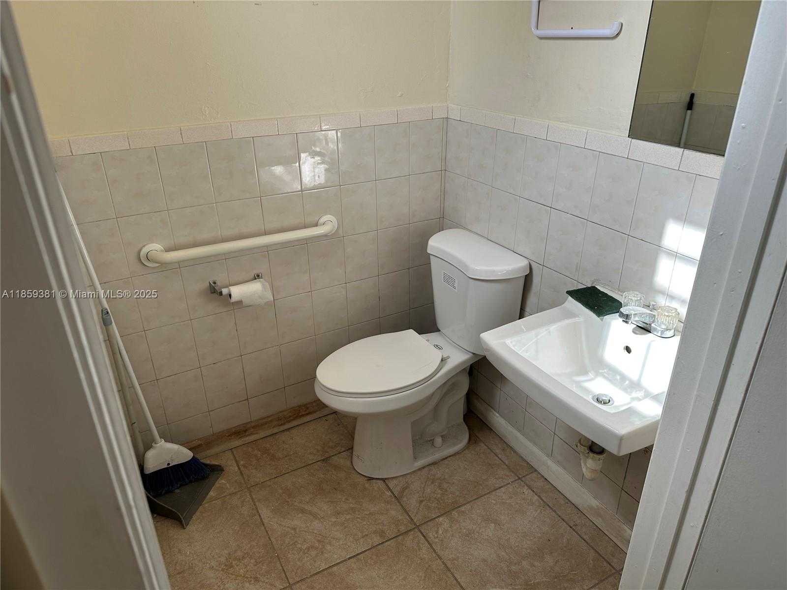 Small Image of 455 SOUTH WEST 17TH AVE, Miami Number 11