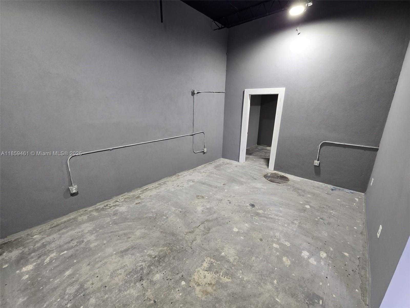 Small Image of 1128 NORTH FEDERAL HWY, Hollywood Number 11
