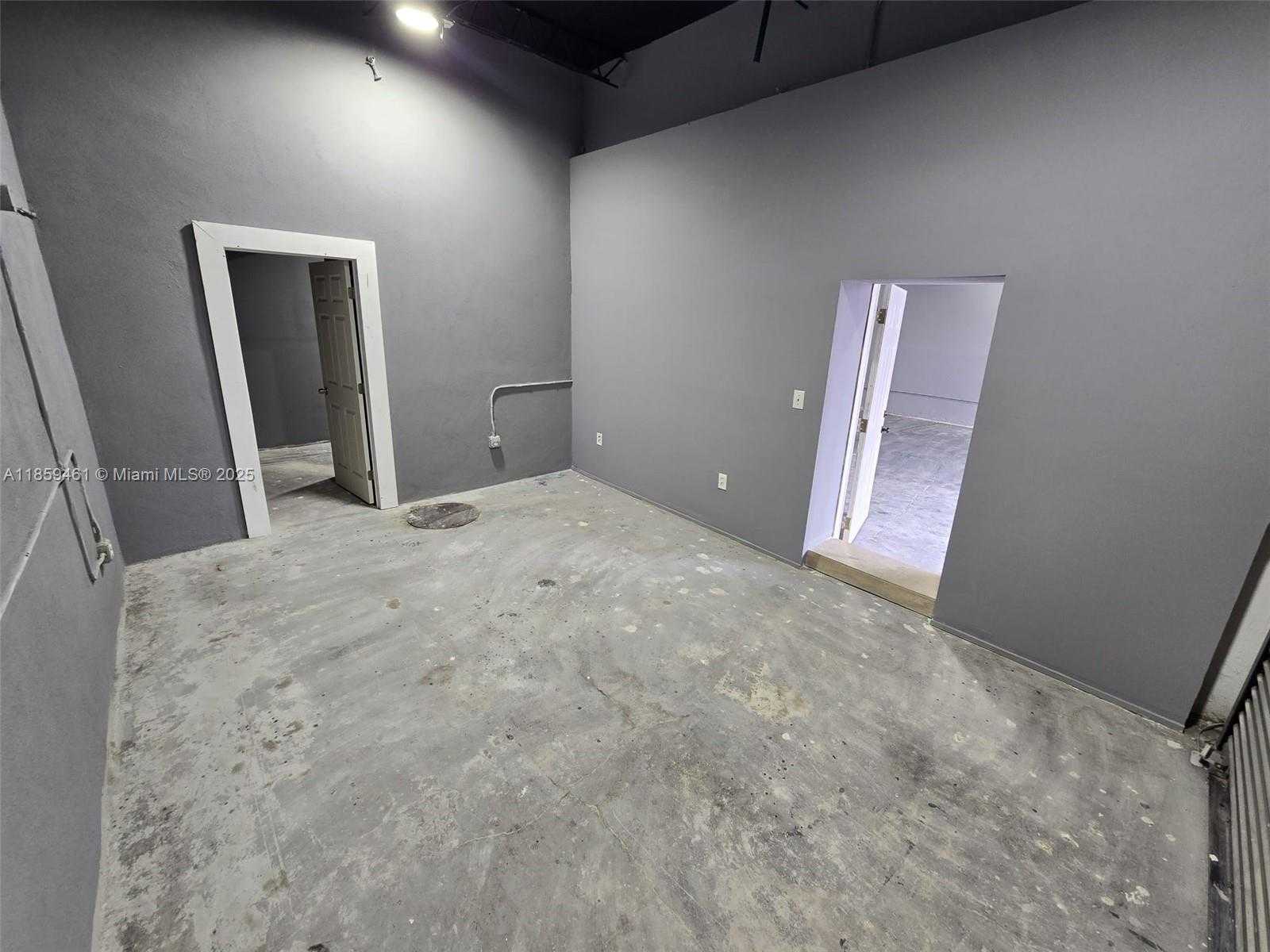 Small Image of 1128 NORTH FEDERAL HWY, Hollywood Number 2