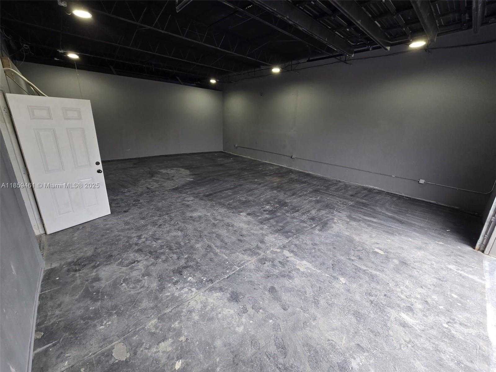 Small Image of 1128 NORTH FEDERAL HWY, Hollywood Number 4