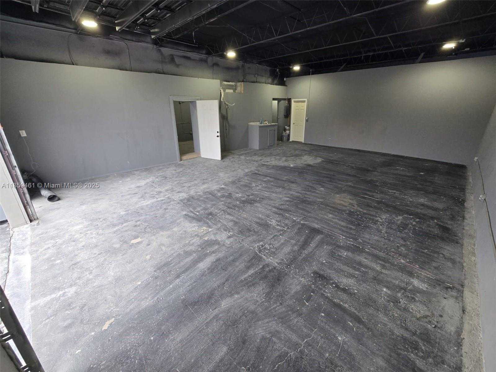 Small Image of 1128 NORTH FEDERAL HWY, Hollywood Number 7