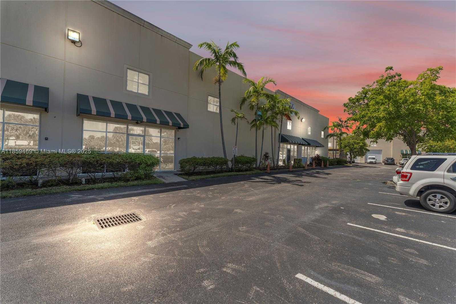 Small Image of 1071 NORTH WEST 31ST AVE #B-4, Pompano Beach Number 2