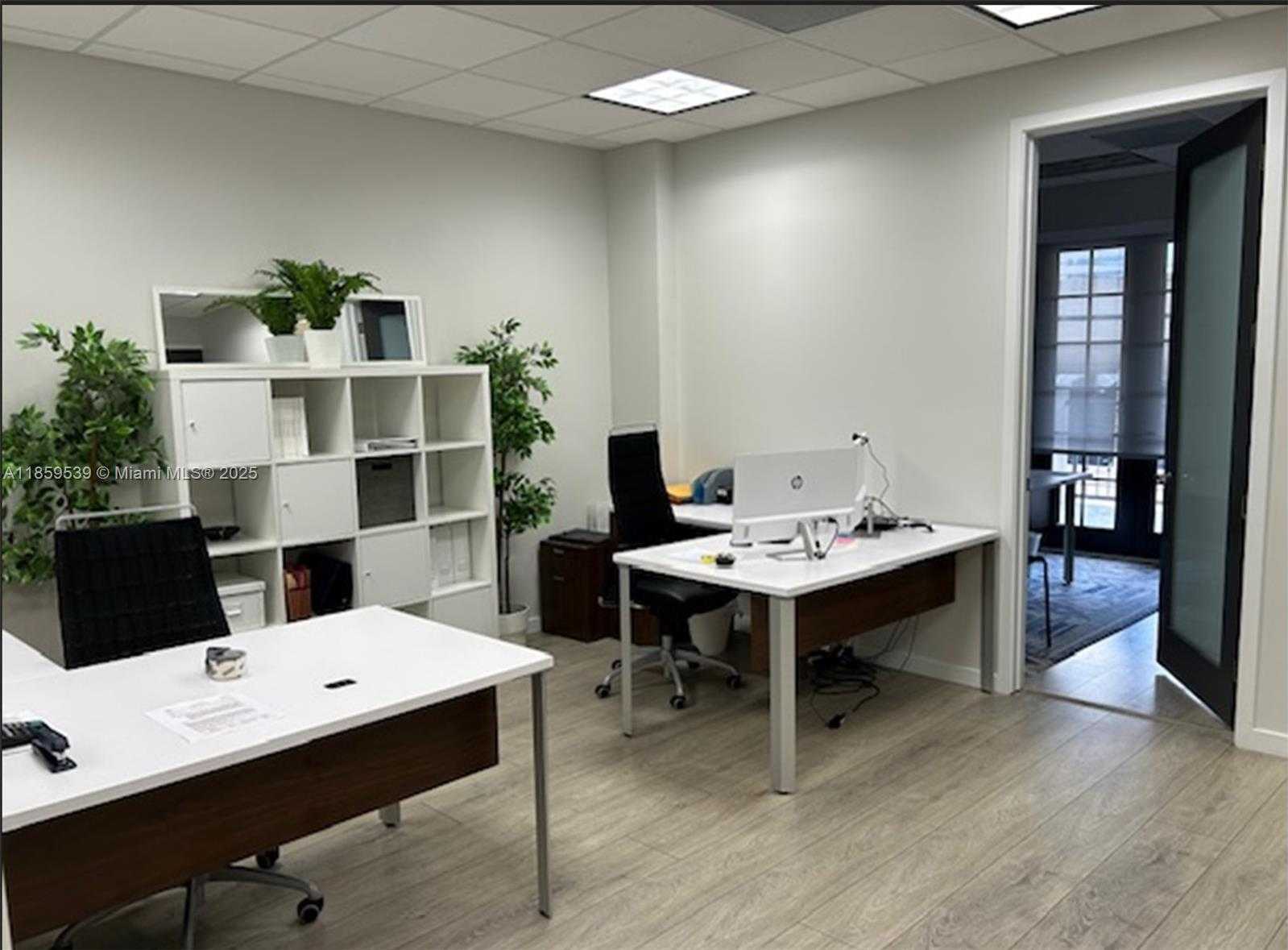 Small Image of 320 MIRACLE MILE #203, Coral Gables Number 2