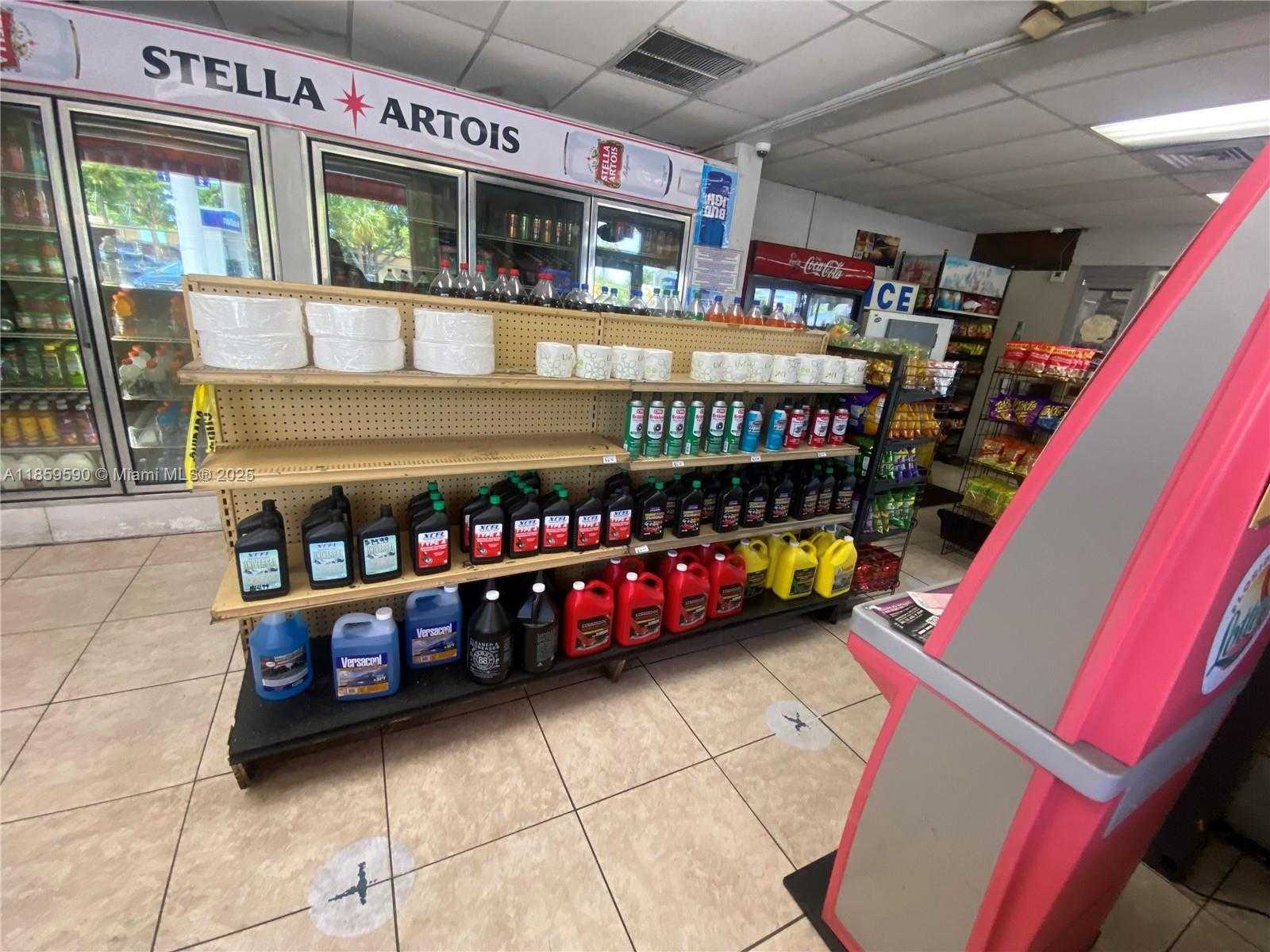 Small Image of 5390 NORTH EAST 2ND AVE, Miami Number 3