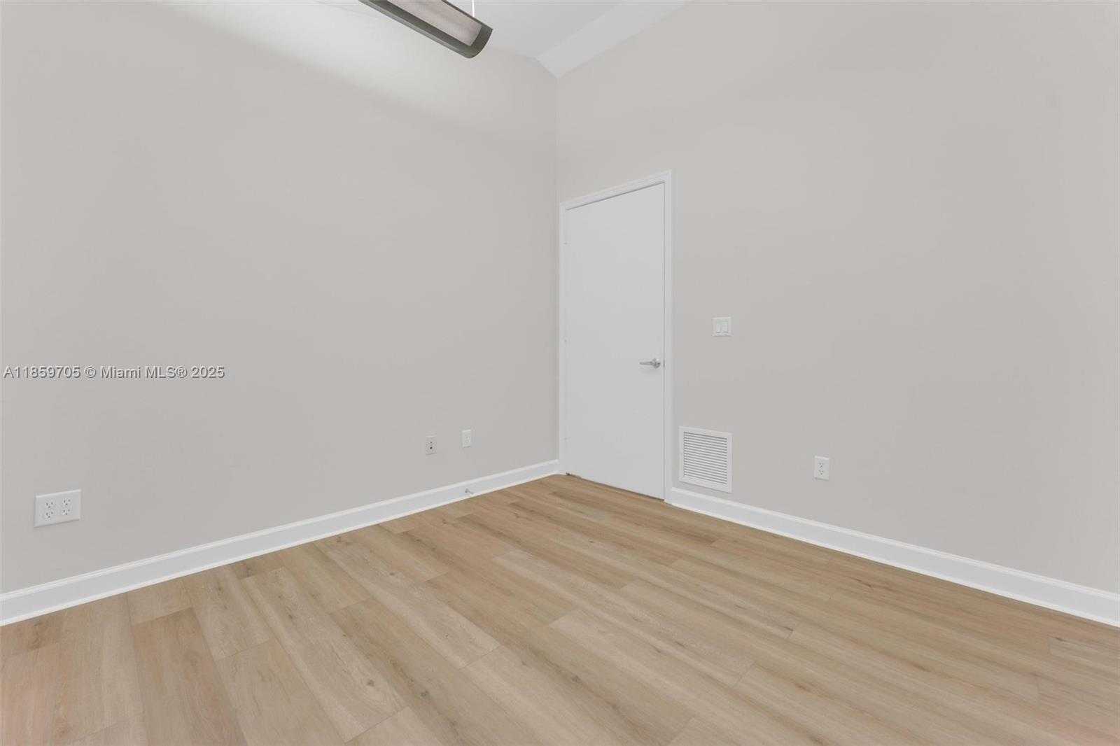 Small Image of 124 NORTH SWINTON AVE #B, Delray Beach Number 14