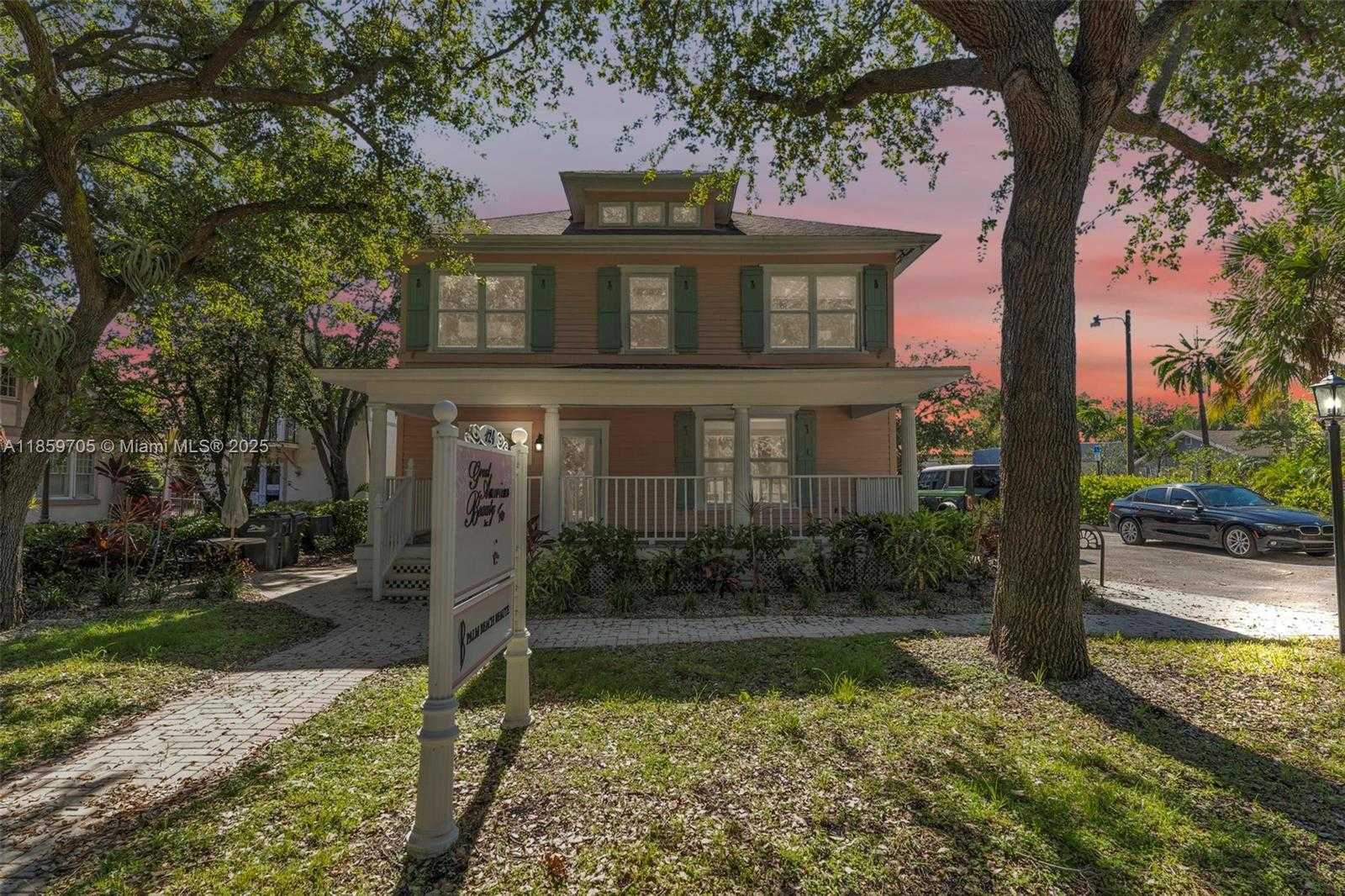 Small Image of 124 NORTH SWINTON AVE #B, Delray Beach Number 2