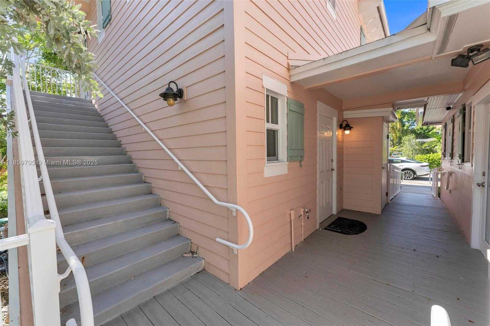 Small Image of 124 NORTH SWINTON AVE #B, Delray Beach Number 21
