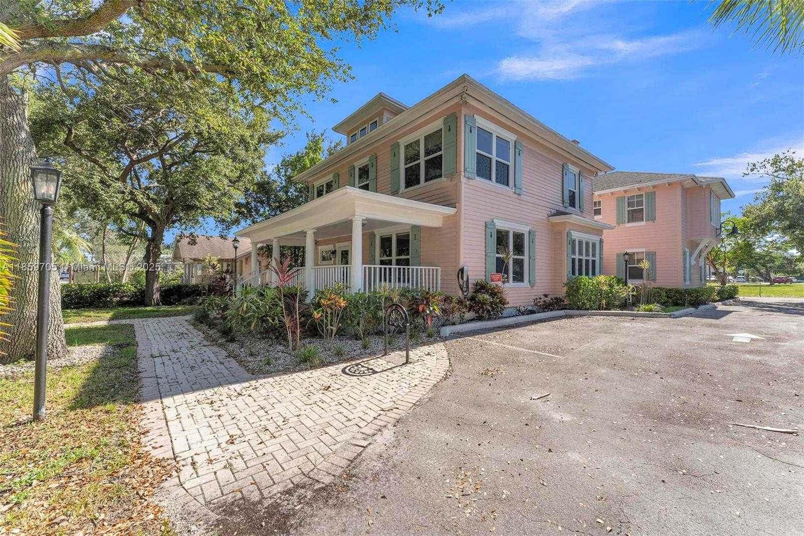 Small Image of 124 NORTH SWINTON AVE #B, Delray Beach Number 4