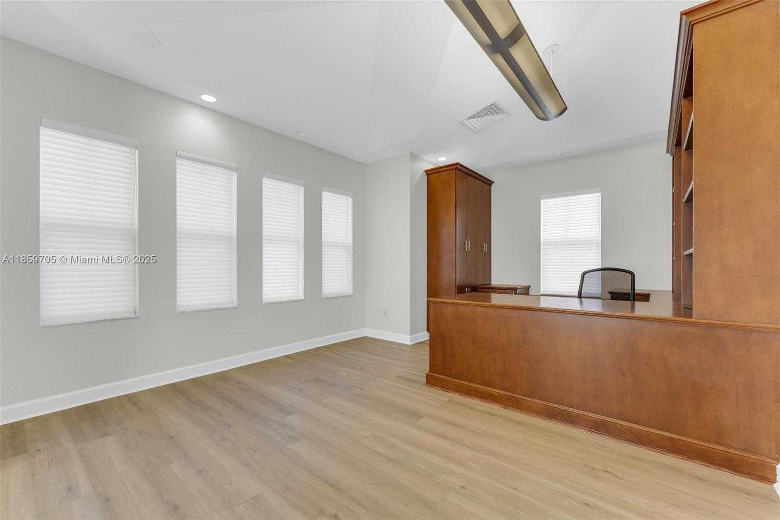 Small Image of 124 NORTH SWINTON AVE #B, Delray Beach Number 6