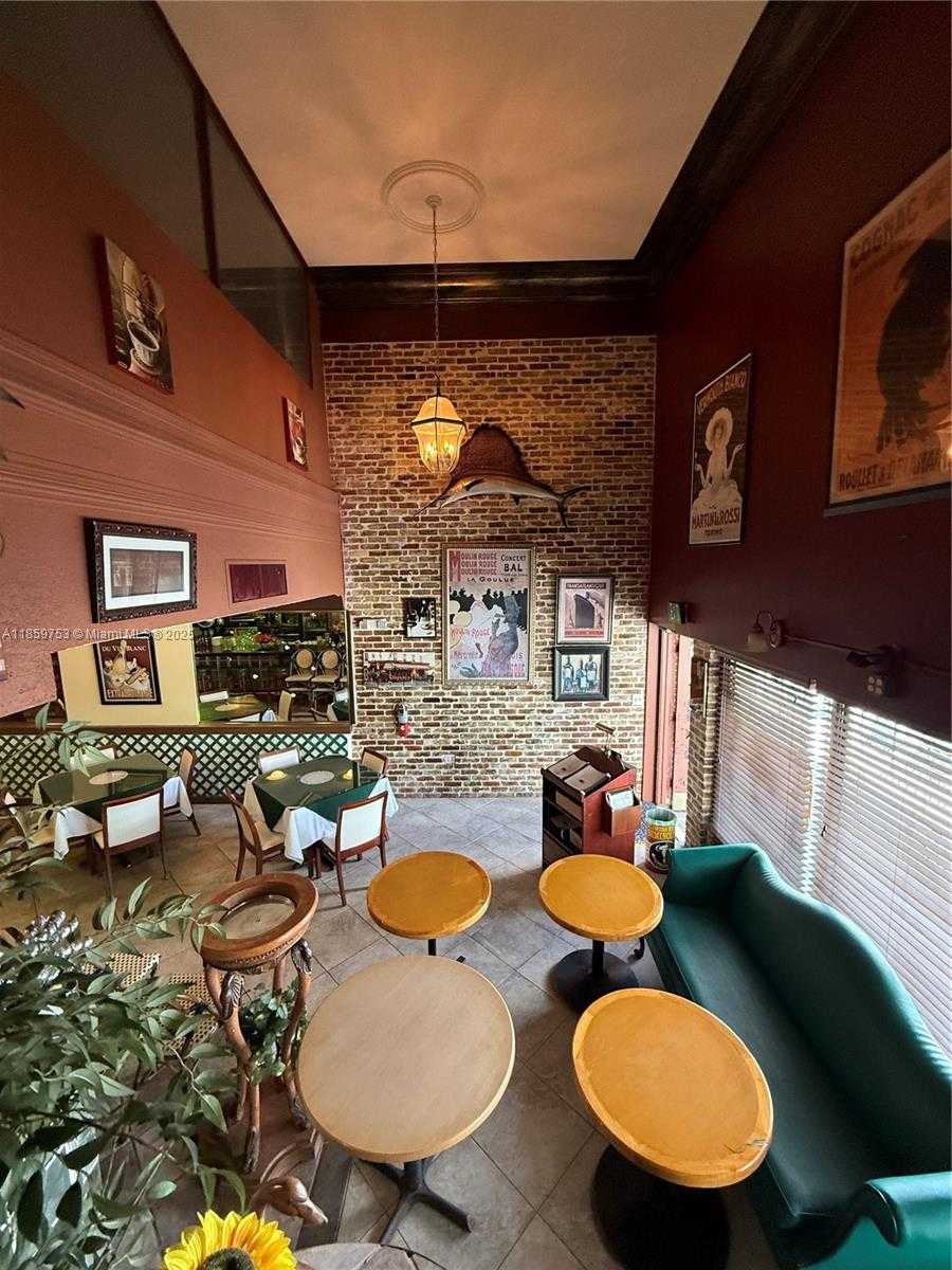 Small Image of 1902 HARRISON ST, Hollywood Number 10