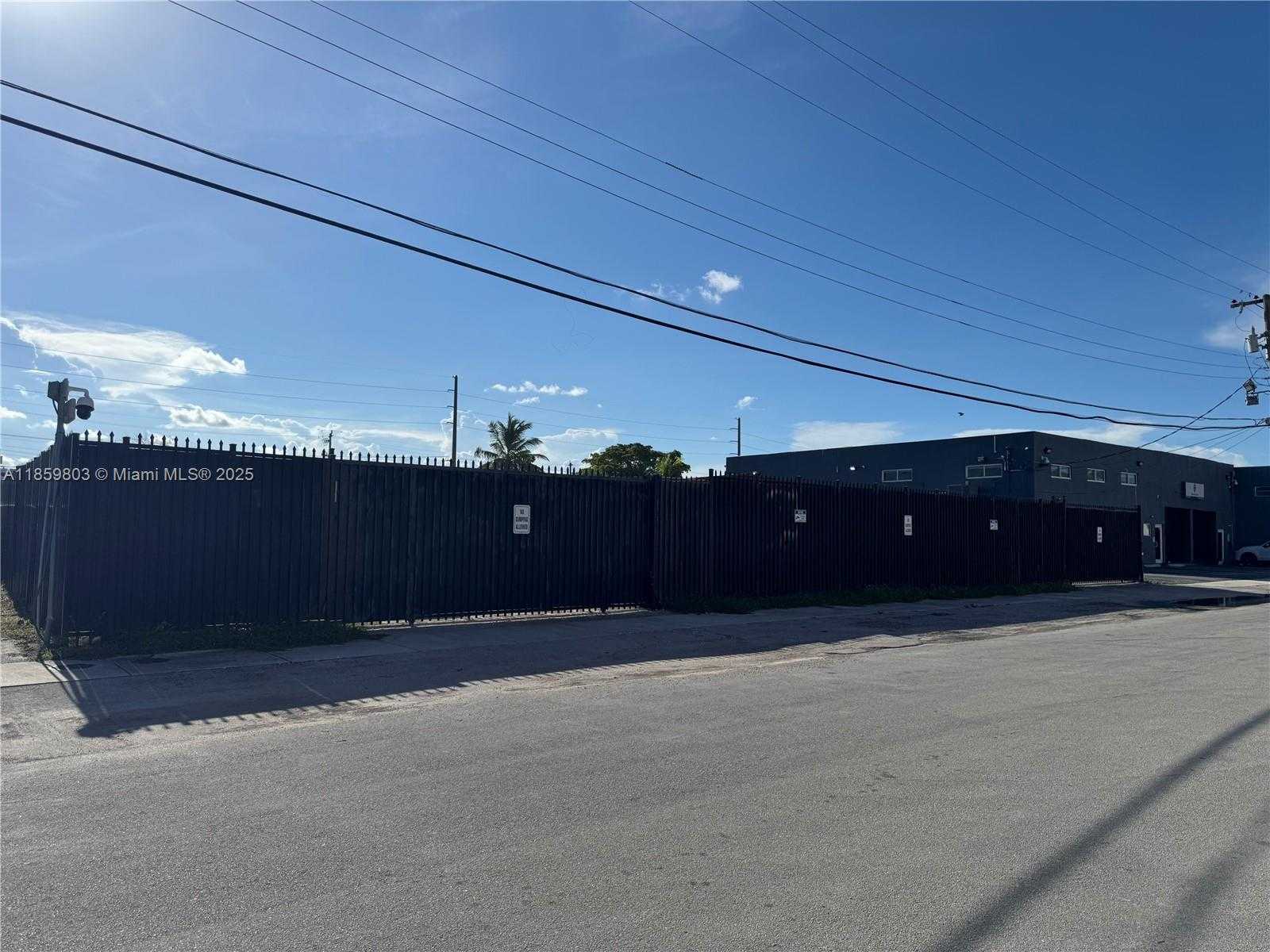 Small Image of 2200 SOUTH WEST 59TH AVE, West Park Number 3