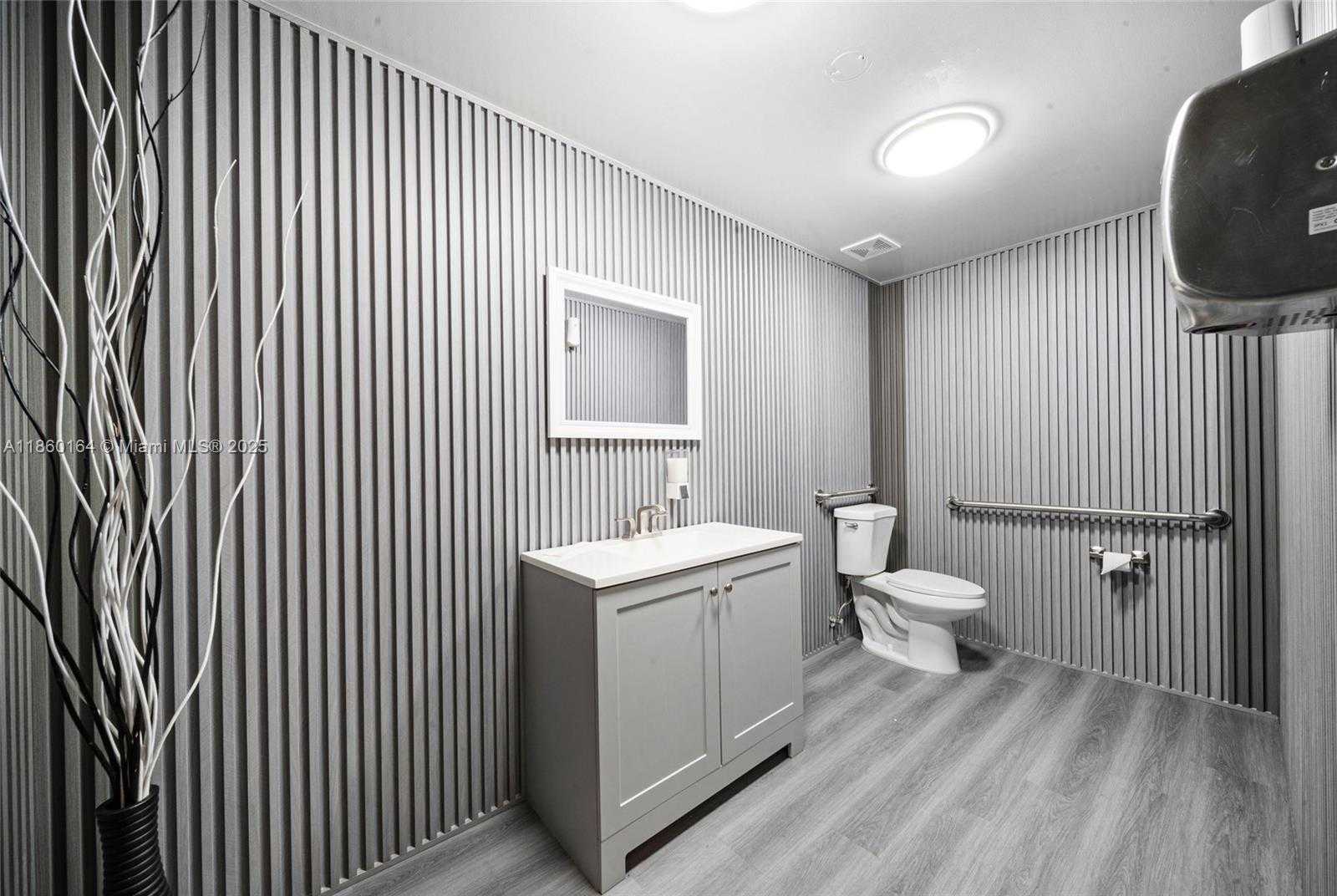 Small Image of 1040 ALTON RD, Miami Beach Number 17