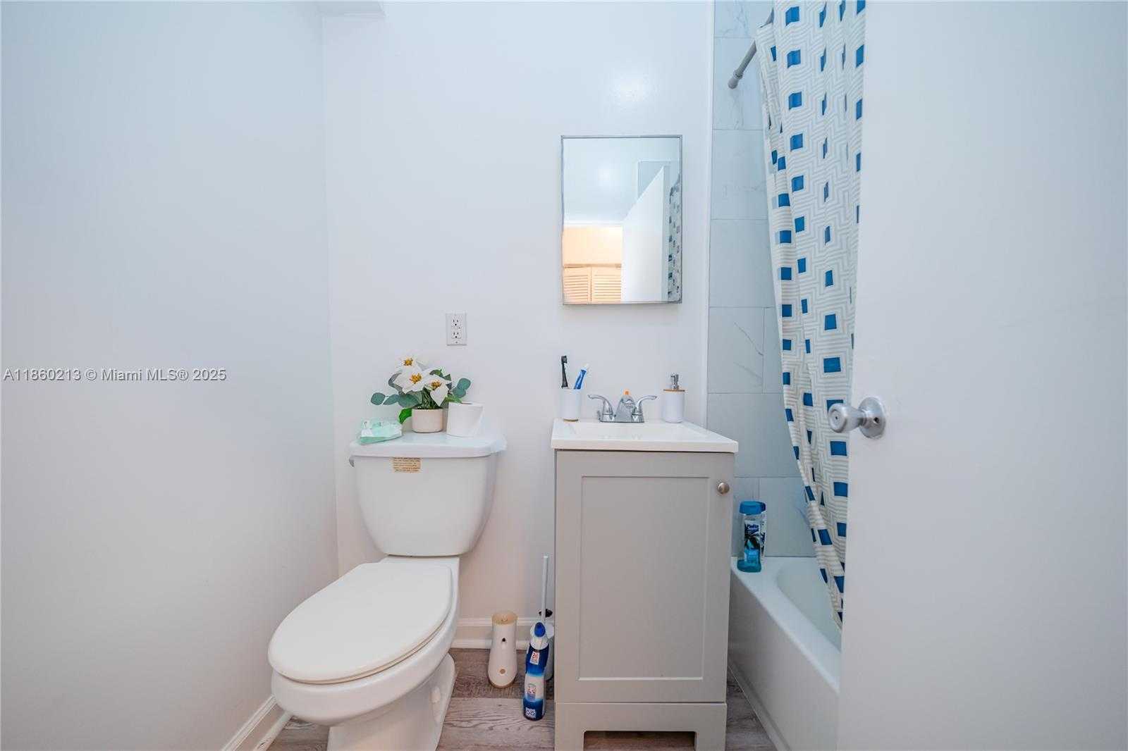Small Image of 1274 WEST FLAGLER ST, Miami Number 16