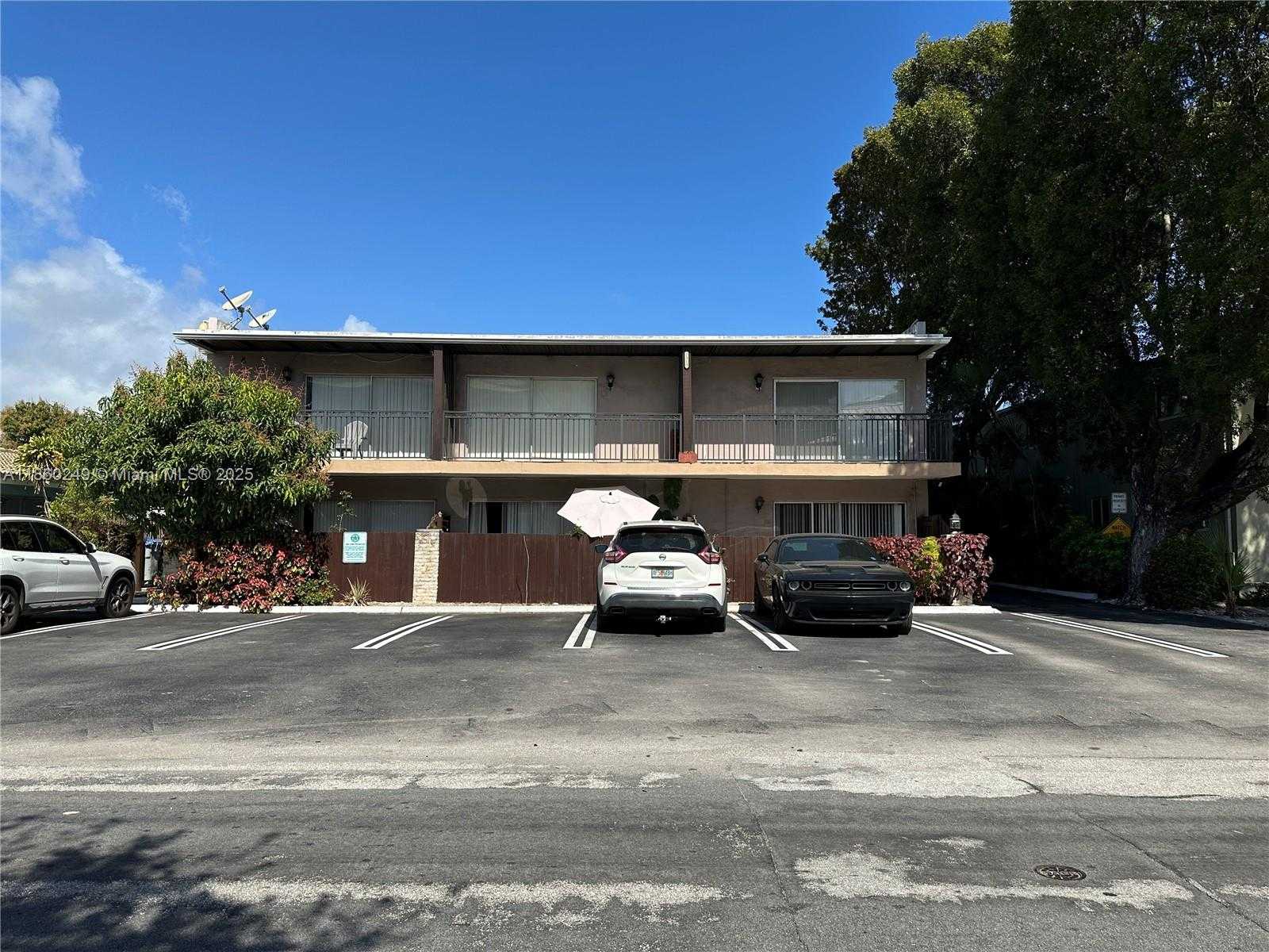 Small Image of 2313 NORTH EAST 2ND ST, Pompano Beach Number 2