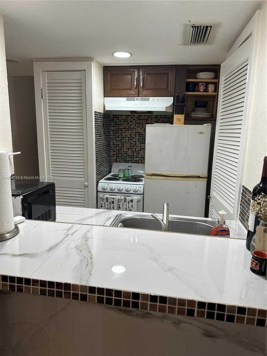 Small Image of 2313 NORTH EAST 2ND ST, Pompano Beach Number 22